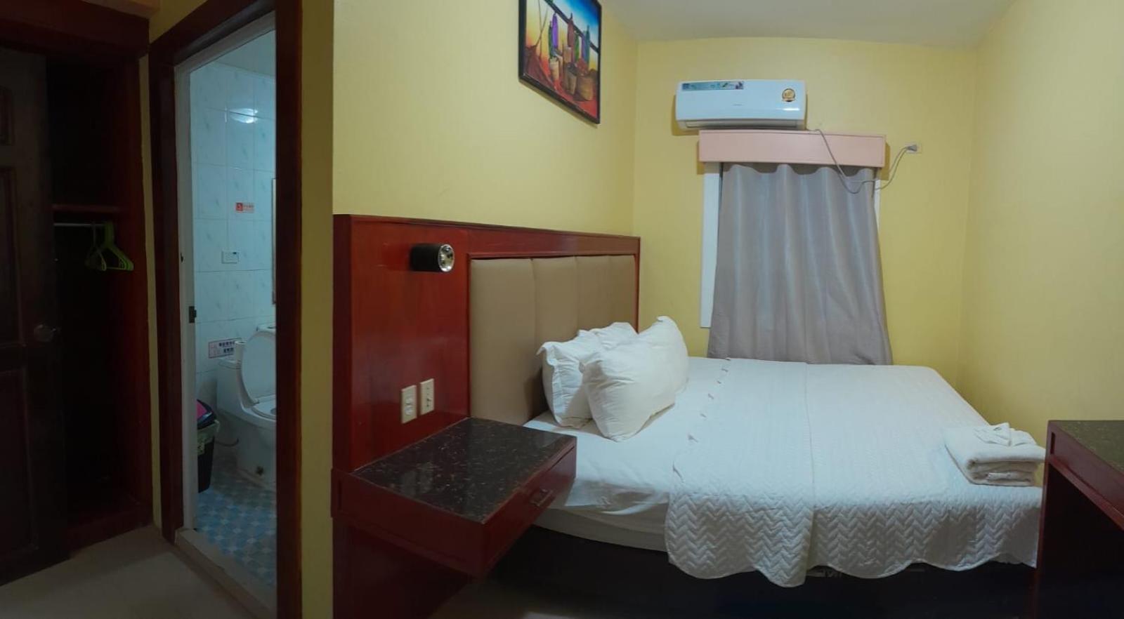 China Town Hotel Caye Caulker Eksteriør billede